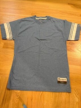 Men’s Champion Blue Tee with Patch Logo Sz M